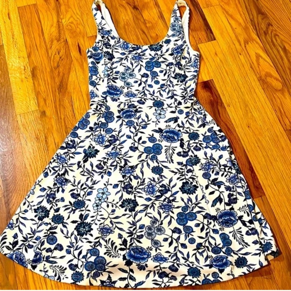 Divided by H & M floral sleeveless swing dress